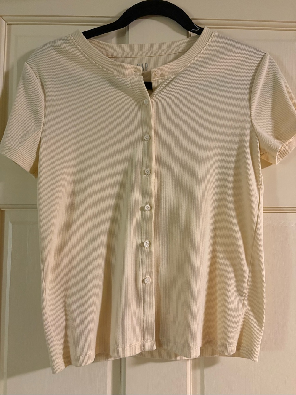 GAP Factory Cream Short Sleeve Button-Front Ribbed Tee
